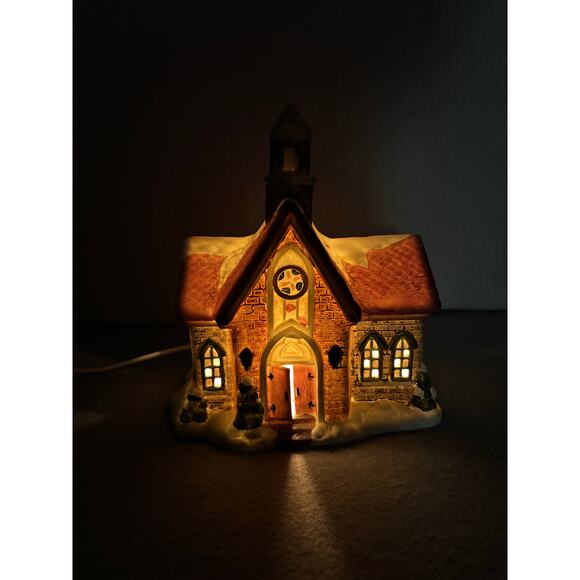 Vintage St. Nicholas Square Lighted Hand Painted Porcelain Church Chapel 90s - Picture 2 of 7